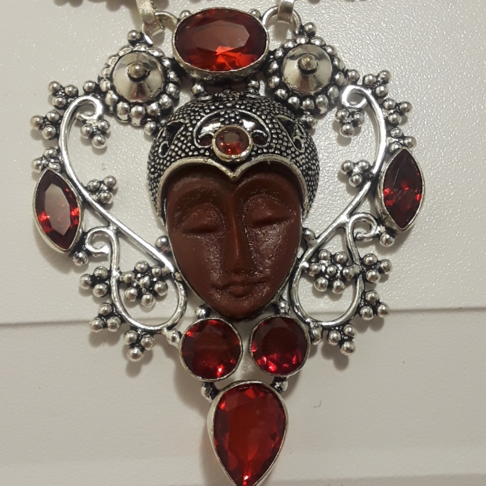 Perfect face goddess necklace